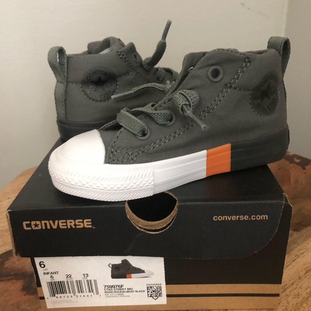Converse High Top - size 6